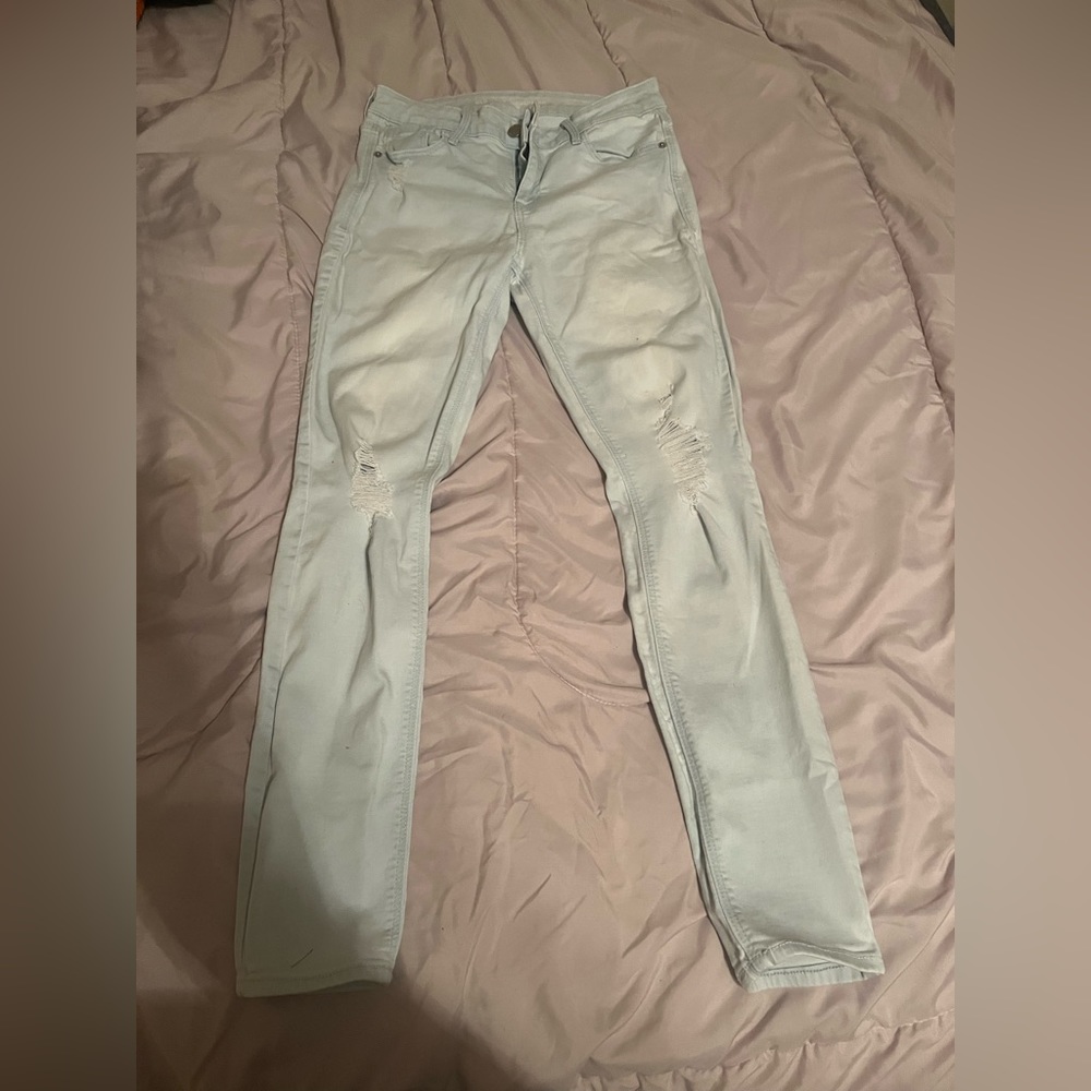 Old navy NWOT rockstar mid rise distressed skinny’s